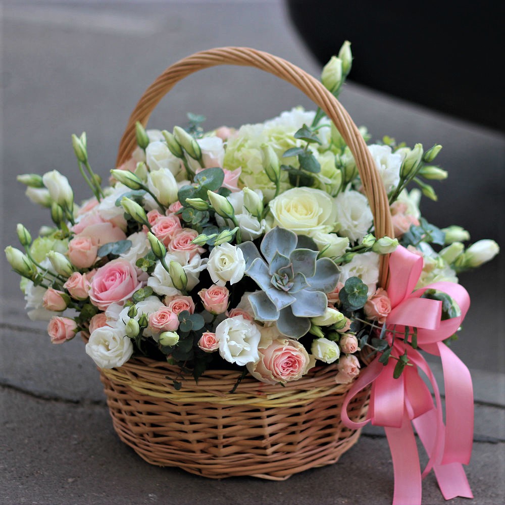 Корзина с цветами Фиеста